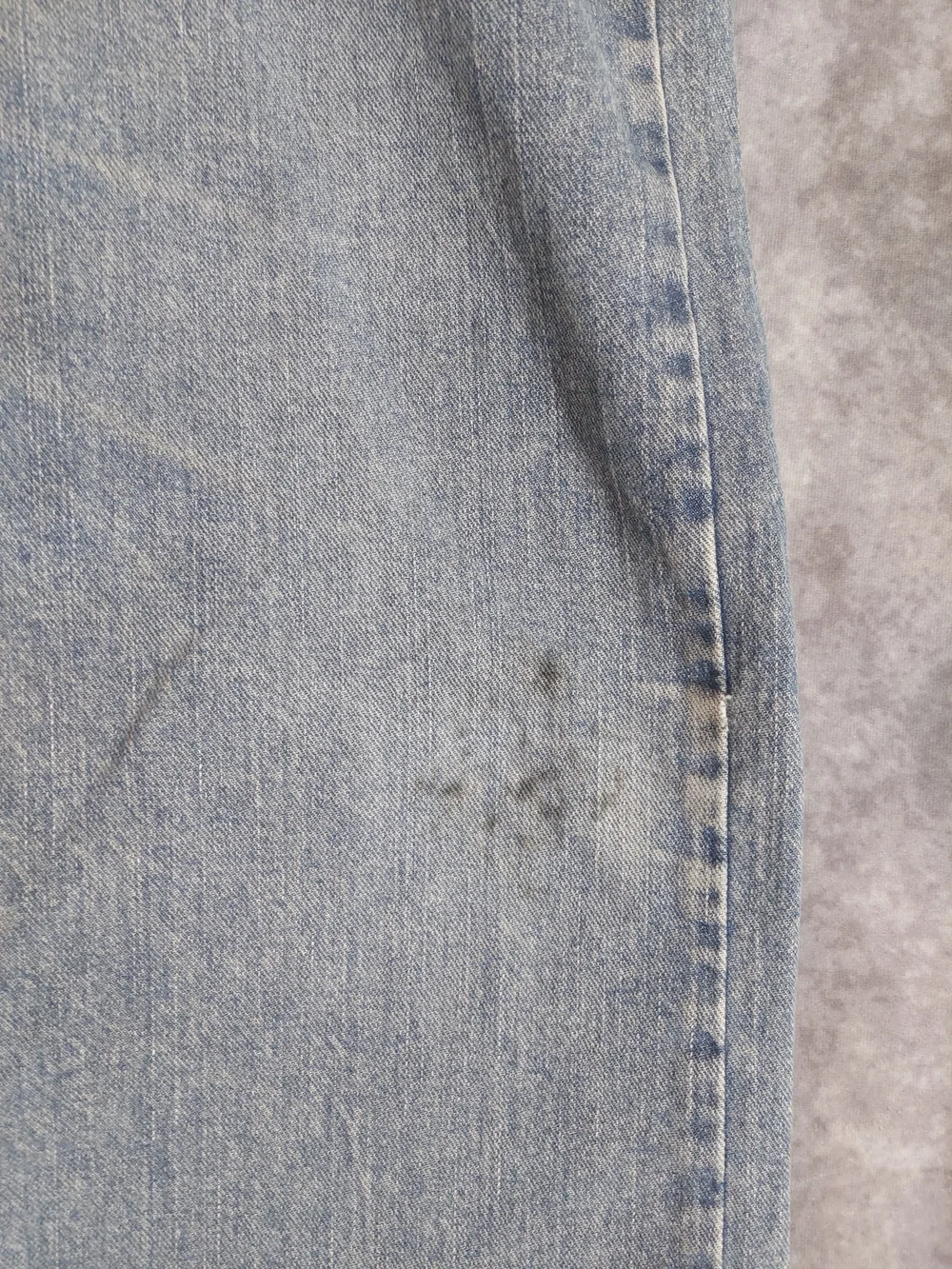 Wrangler Men's Relaxed Fit Jeans Light Wash Big & Tall Size 48x30 W/ Repairs VGC